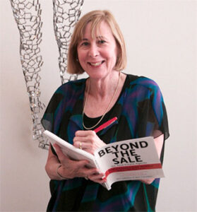 Jerri Udelson signing her book, BEYOND THE SALE